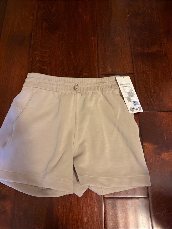 lululemon athletica Pants - lululemon athletica Cream Elastic-Waist Casual Shorts